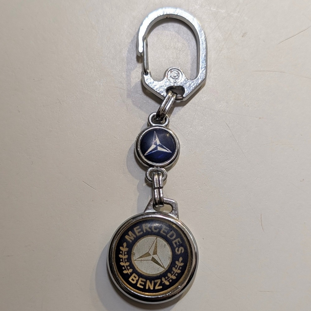 Vintage  Mercedes Benz Keychain Blue Silver Tone Logo Laurel Wreath Fob